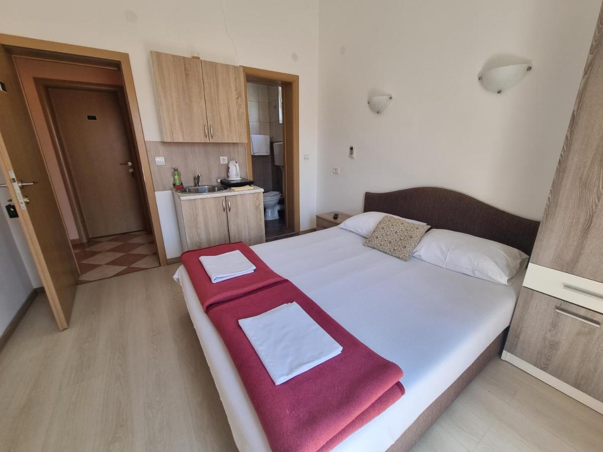Guest House Damjana Budva Pokoj fotografie